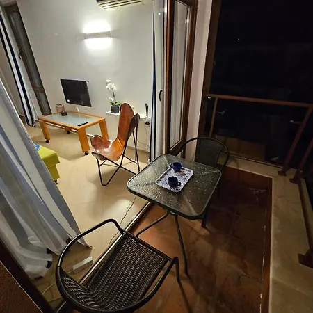 таунхаус с шикарной террасой スヴェティ・ヴラス