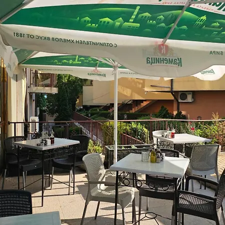 таунхаус с шикарной террасой アパート *