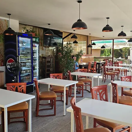 таунхаус с шикарной террасой アパート *