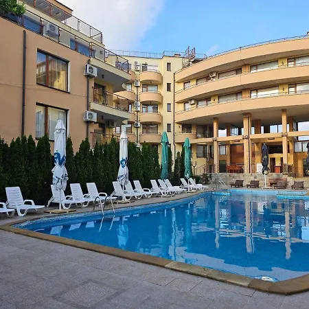 таунхаус с шикарной террасой Apartment