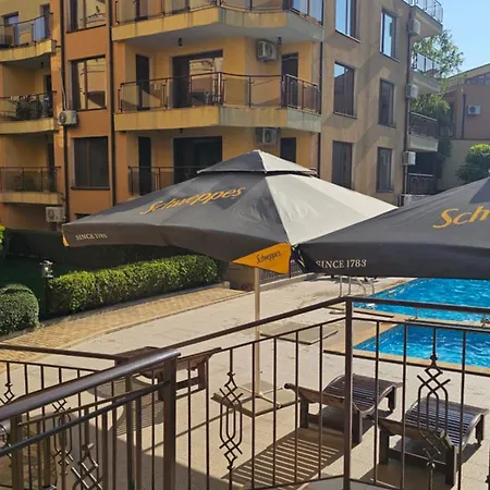 таунхаус с шикарной террасой Apartment