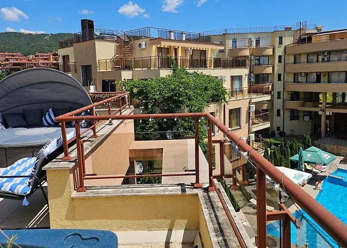 таунхаус с шикарной террасой דירה *