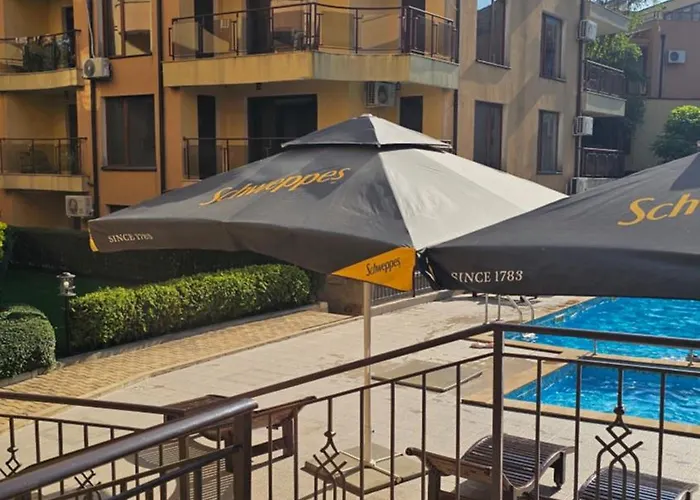 таунхаус с шикарной террасой דירה